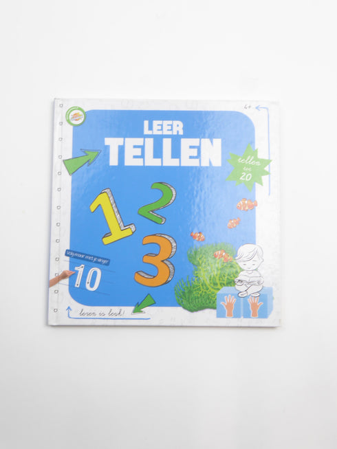 TOY UNIVERSE - Boekje (104)