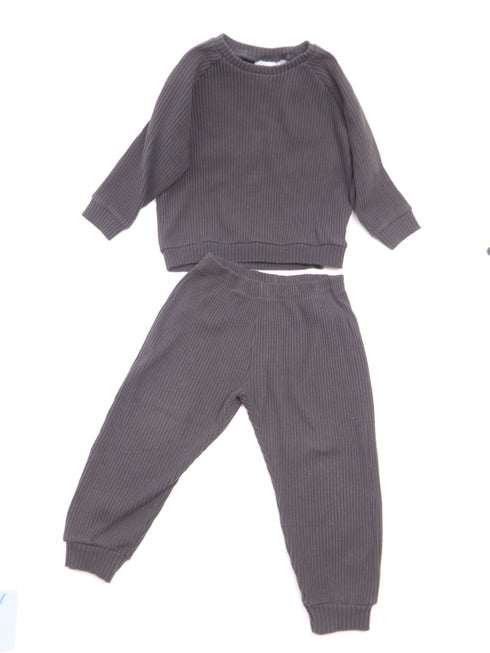 Zara - Setje trui en broek (98)