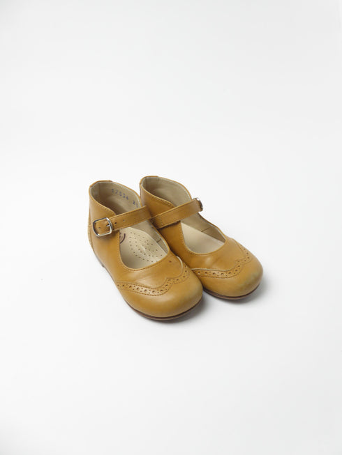 Beberlis - Schoenen (23) Oker geel schoenen met beugel